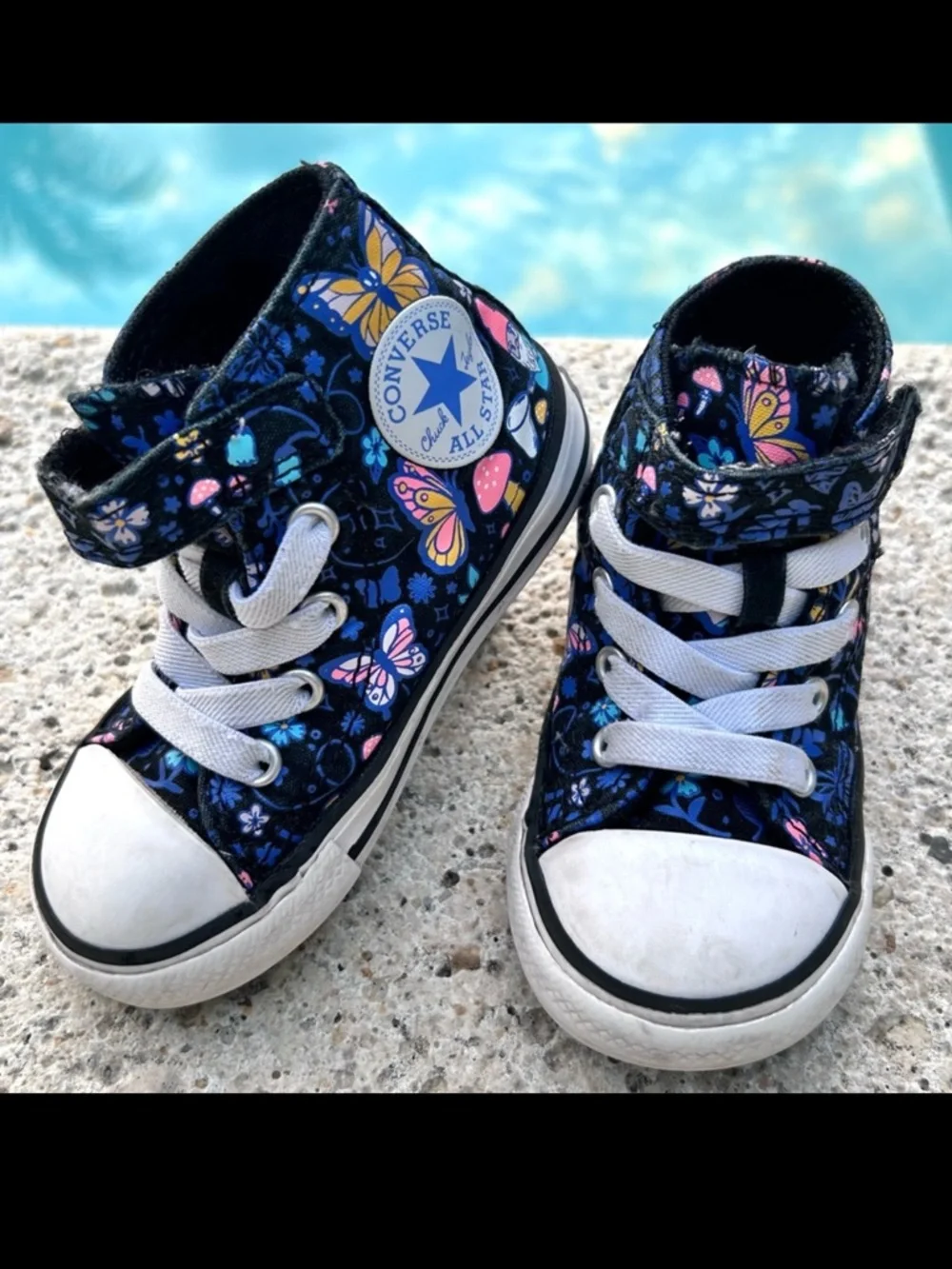 Converse sneakers chucks butterfly print toddler baby size 6 all stars flowers